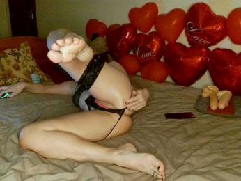 HoneyLuna7 webcam model stream image