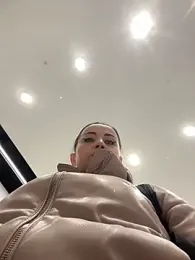 CrazzyChicks webcam model stream image