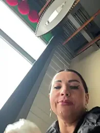 CrazzyChicks webcam model stream image