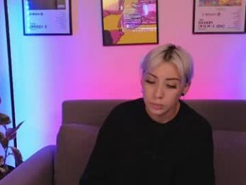 violettgrey_ webcam model stream image