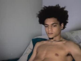 lightskinwithgirth webcam model stream image