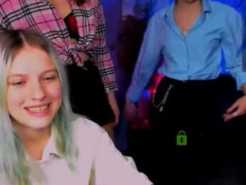 gloria_bubble webcam model stream image