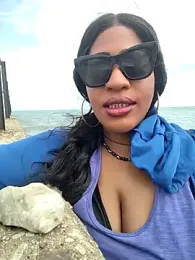 AmazonianMistress webcam model stream image