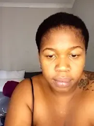 Zura_Sonsu webcam model stream image