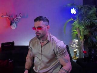 Dennis Cox webcam flirt4free model stream image