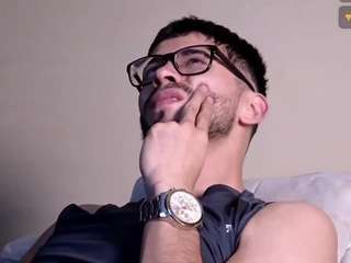 phantom-bigger1 webcam model stream image