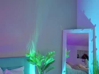 natural_meri_ webcam model stream image