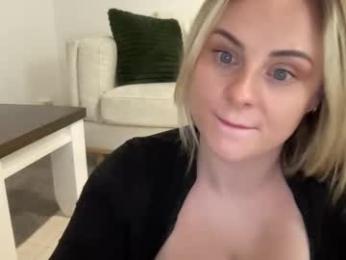 tigoldbitties11 webcam model stream image