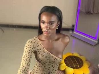 luanarisque webcam model stream image