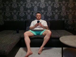 Lerroy Alpha webcam flirt4free model stream image