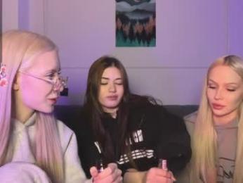 mmkakpoxyi22 webcam chaturbate model stream image