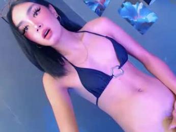 doll_with_desire webcam model stream image