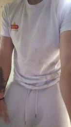 Hugzz08 webcam model stream image