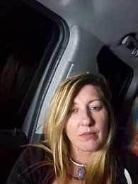 SheIsSomething webcam model stream image