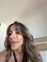 -Alisa webcam model stream image