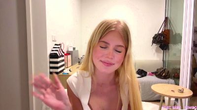 LeliaHier webcam model stream image