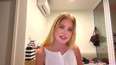 LeliaHier webcam model stream image