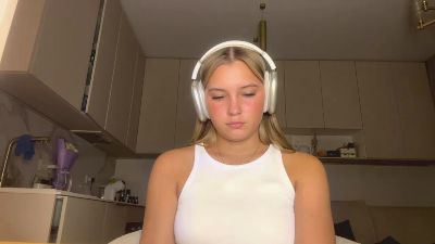 RubyeStrande webcam model stream image