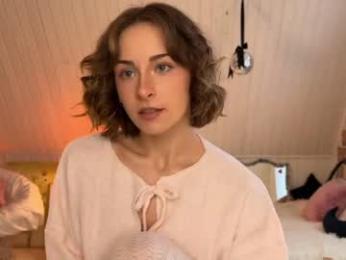 uwunikaa webcam model stream image