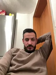 derbyo webcam stripchat model stream image