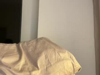 latinella webcam model stream image