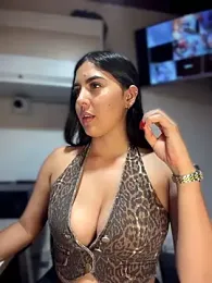 Sofia_Collins- webcam model stream image