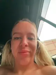LikaCat webcam model stream image