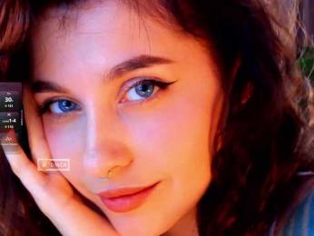 HoneyCherry webcam model stream image