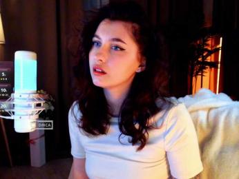 HoneyCherry webcam model stream image