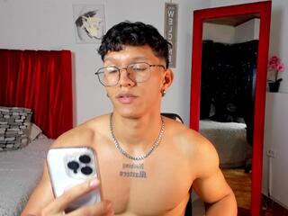 Justin Andrew webcam model stream image