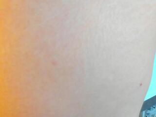 Zara Clark webcam model stream image