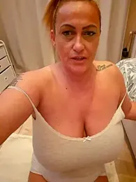 Isabellaa04 webcam model stream image