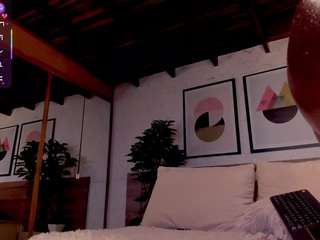 lunaruso webcam model stream image