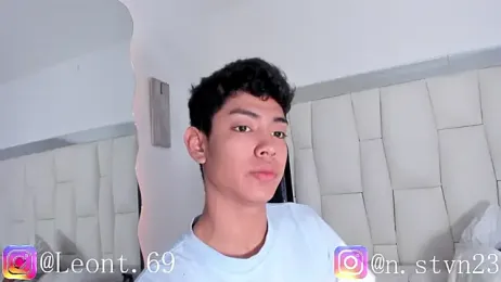 LoganTwink18 webcam model stream image