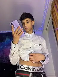 RoughDiamond_ webcam model stream image