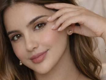 SarahCharms webcam model stream image