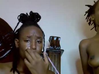 lutino_lovebirds webcam model stream image