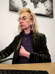 clarabell4 webcam stripchat model stream image