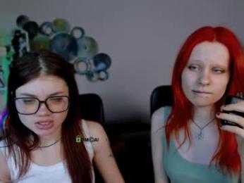 isabel_wave webcam model stream image