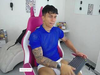 Leonard Price webcam model stream image