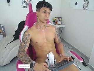 Leonard Price webcam model stream image