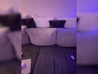 whiteTEA webcam bongacams model stream image