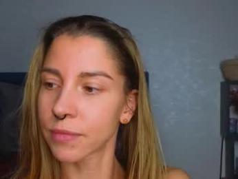 lisi4ka_basik33 webcam chaturbate model stream image