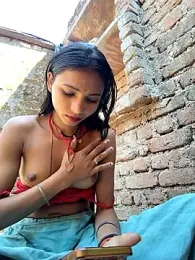 R_Roshni webcam model stream image