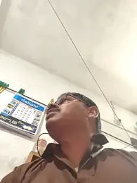 Srmotrs webcam model stream image