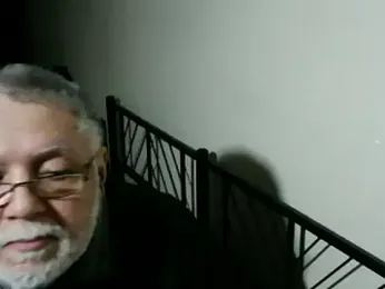 100Tauros webcam model stream image