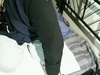 100Tauros webcam model stream image