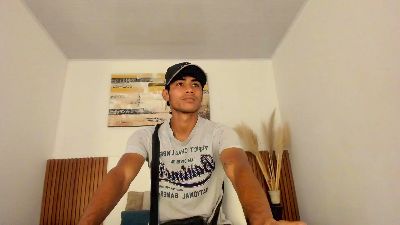 zander_20 webcam model stream image
