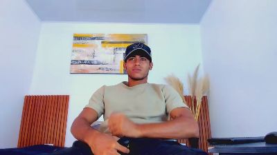 zander_20 webcam model stream image