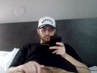 tallhungcloudyy webcam model stream image